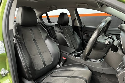 2016 Holden Commodore - Thumbnail