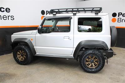 2022 Suzuki Jimny - Thumbnail