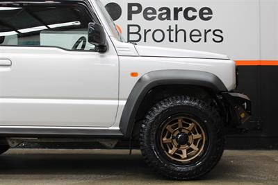 2022 Suzuki Jimny - Thumbnail
