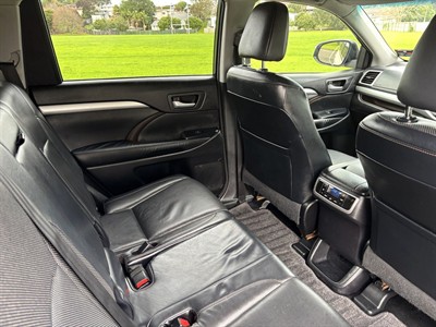 2015 Toyota Highlander - Thumbnail