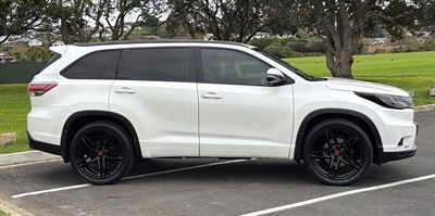 2015 Toyota Highlander - Thumbnail