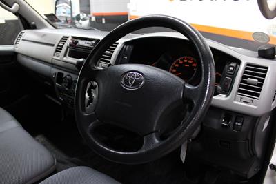 2010 Toyota Hiace - Thumbnail