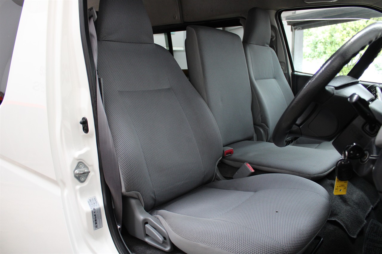 2010 Toyota Hiace