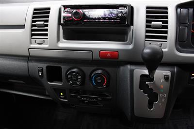 2010 Toyota Hiace - Thumbnail