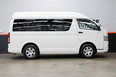 2010 Toyota Hiace - Thumbnail