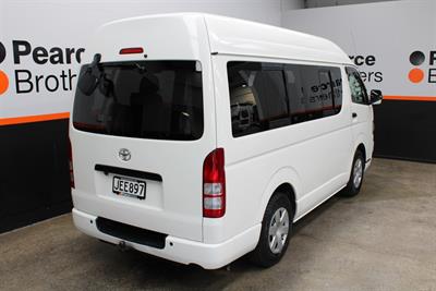 2010 Toyota Hiace - Thumbnail