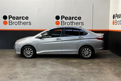 2015 Honda Grace - Thumbnail