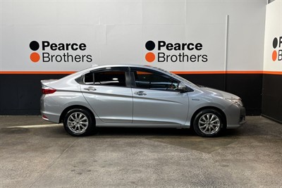 2015 Honda Grace - Thumbnail