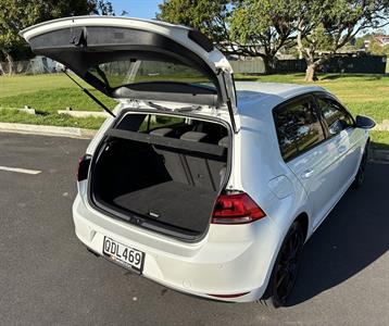 2015 Volkswagen Golf - Thumbnail