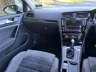 2015 Volkswagen Golf - Thumbnail