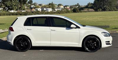 2015 Volkswagen Golf - Thumbnail