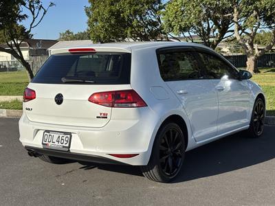 2015 Volkswagen Golf - Thumbnail