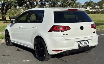 2015 Volkswagen Golf - Thumbnail