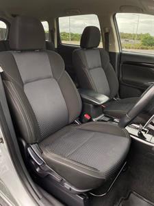 2021 Mitsubishi Outlander - Thumbnail