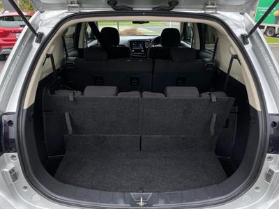 2021 Mitsubishi Outlander - Thumbnail