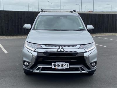2021 Mitsubishi Outlander - Thumbnail