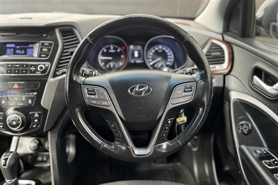 2015 Hyundai Santa Fe - Thumbnail