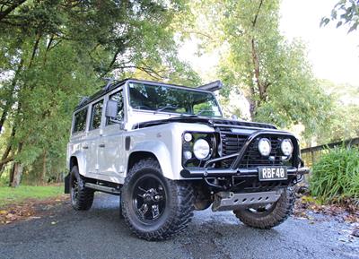 2010 Land Rover Defender - Thumbnail