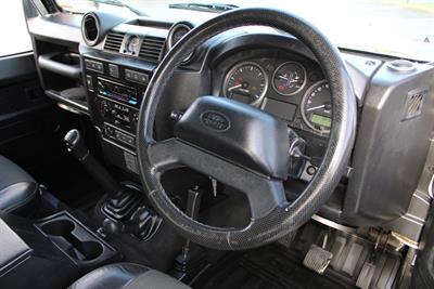2010 Land Rover Defender - Thumbnail