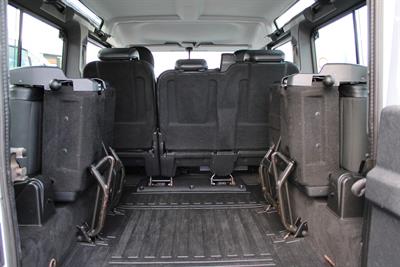 2010 Land Rover Defender - Thumbnail