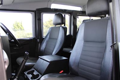 2010 Land Rover Defender - Thumbnail