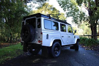 2010 Land Rover Defender - Thumbnail