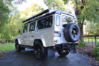 2010 Land Rover Defender - Thumbnail