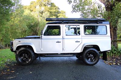2010 Land Rover Defender - Thumbnail