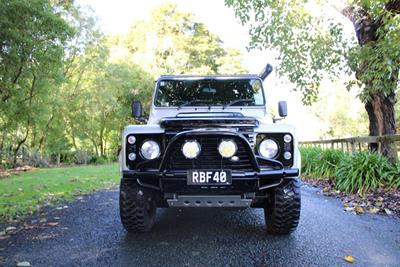 2010 Land Rover Defender - Thumbnail