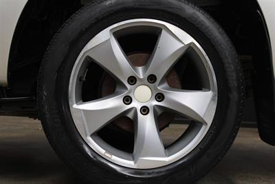 2011 Toyota Hilux - Thumbnail