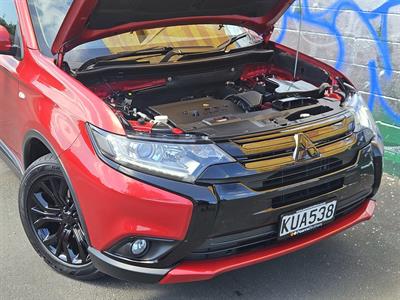 2017 Mitsubishi Outlander - Thumbnail