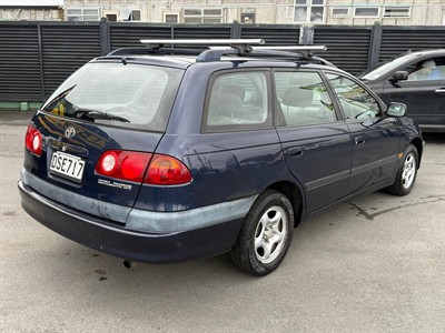 1999 Toyota Caldina - Thumbnail