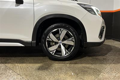 2020 Subaru FORESTER - Thumbnail