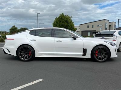 2021 Kia Stinger - Thumbnail