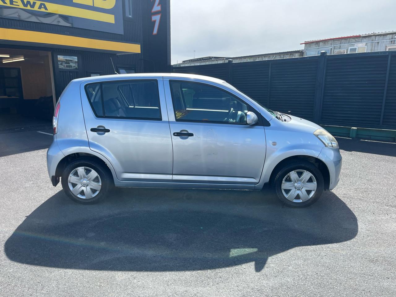 2006 Daihatsu Sirion