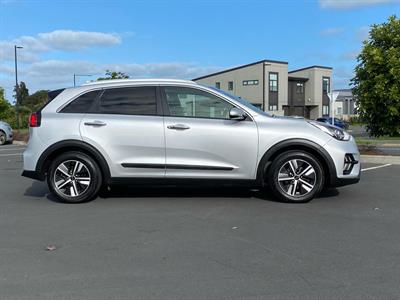 2021 Kia Niro - Thumbnail