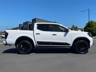 2021 Nissan Navara - Thumbnail