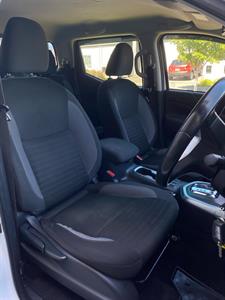 2021 Nissan Navara - Thumbnail