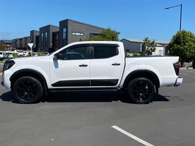2021 Nissan Navara - Thumbnail