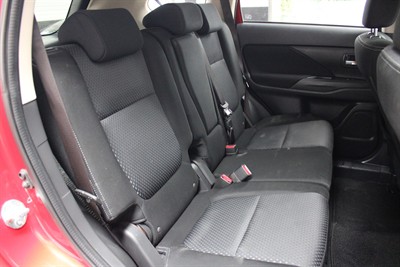 2016 Mitsubishi Outlander - Thumbnail