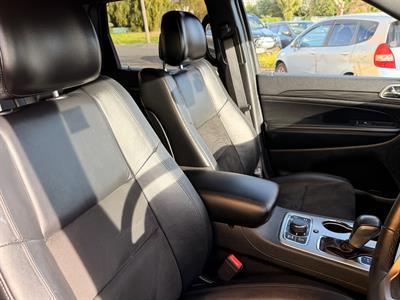 2019 Jeep GRAND CHEROKEE - Thumbnail