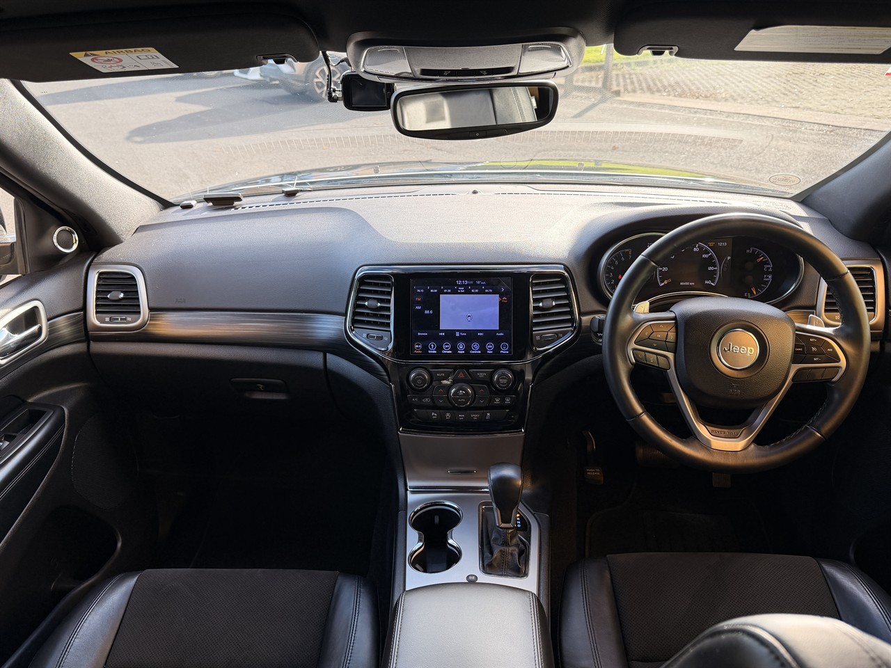 2019 Jeep GRAND CHEROKEE