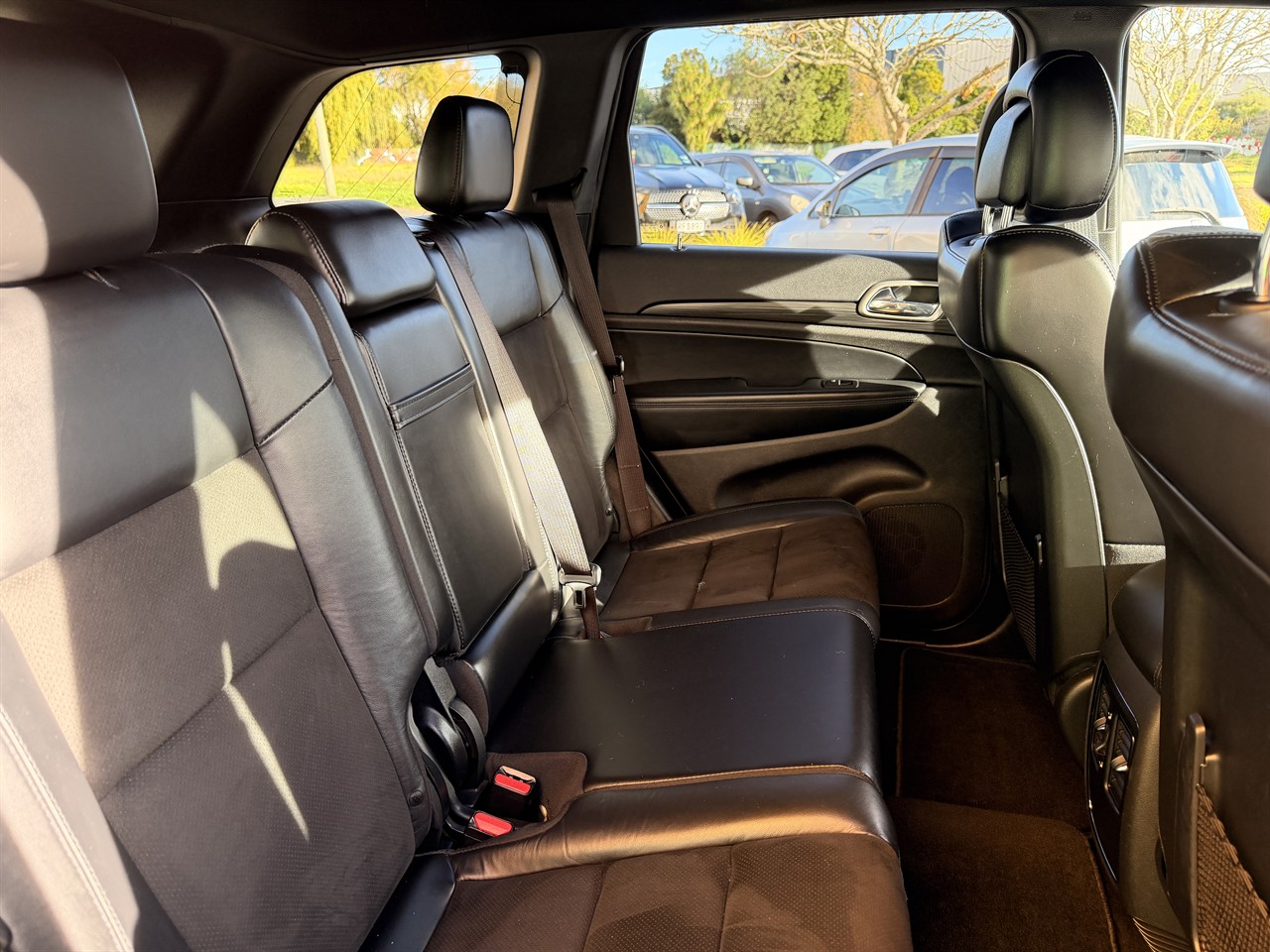2019 Jeep GRAND CHEROKEE