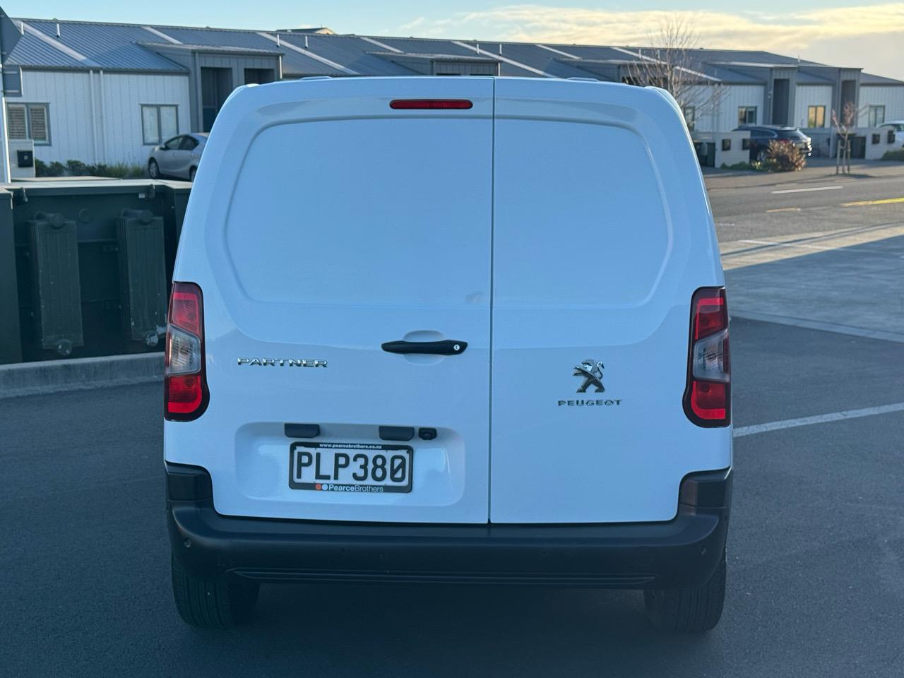 2022 Peugeot Partner