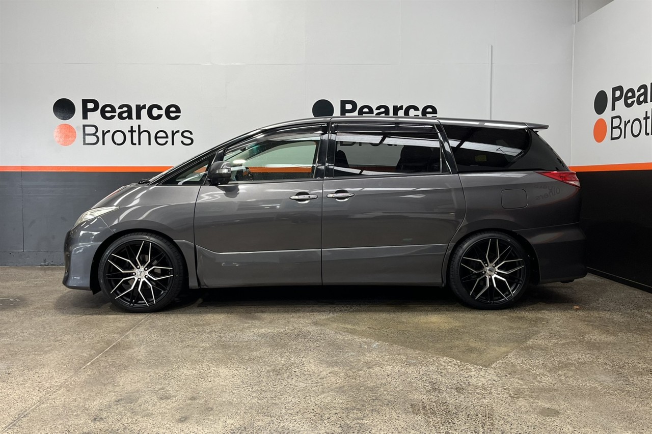 2011 Toyota Estima