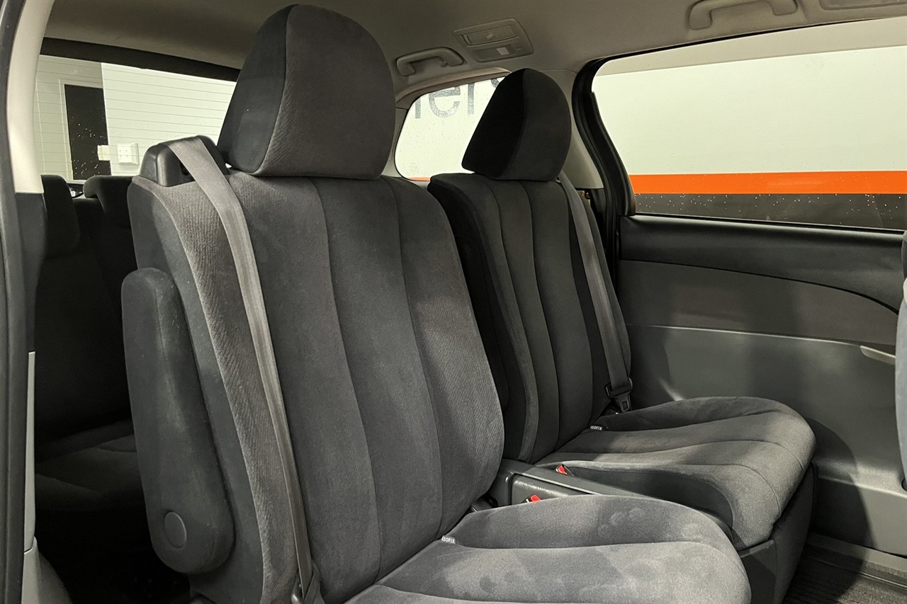 2011 Toyota Estima