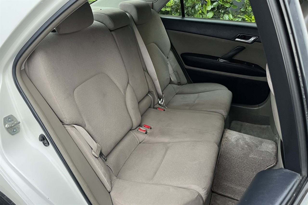 2004 Toyota Markx
