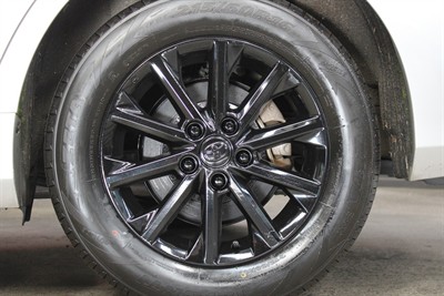 2017 Toyota Camry - Thumbnail