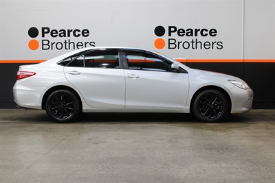 2017 Toyota Camry - Thumbnail