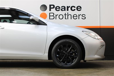 2017 Toyota Camry - Thumbnail